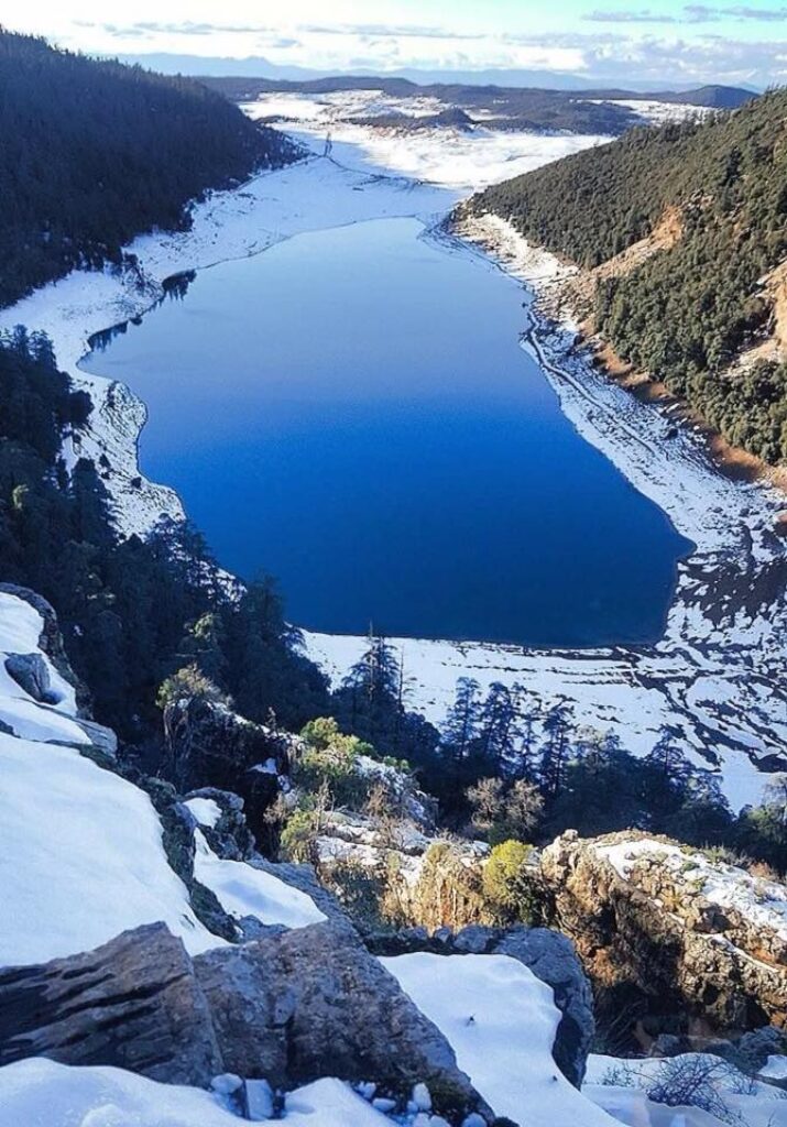 Aguelmam Azegza Lake