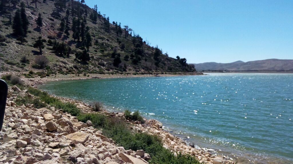 Aguelmam Sidi Ali Lake